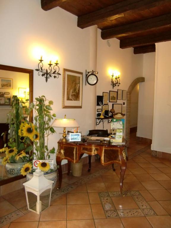 Mondo Antico B&B Чезена Екстериор снимка